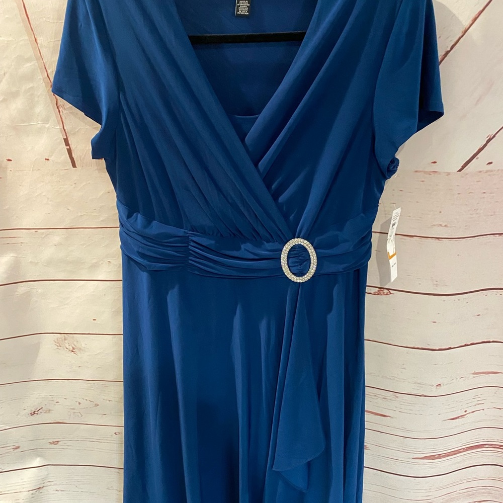 Dark Blue Dress with Shiny Buckle. Short sleeve. Spandex